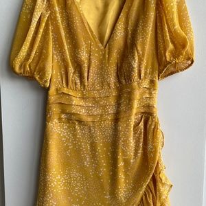 Express dress women size XS. Yellow with polkadot pattern